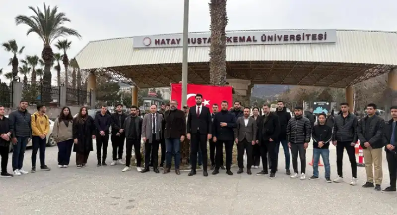 Ülkü Ocakları Ve Türk Dünyası Topluluğu’ndan Bayrağımıza Yapılan Saygısızlığa Tepki