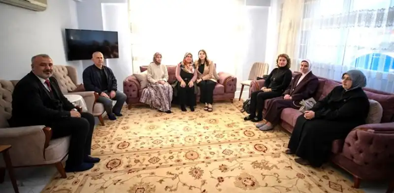Hanımefendilerden şehit Ailelerine Anlamlı Ziyaret