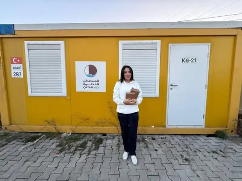 Tenekeden Yuvasına Veda Etti