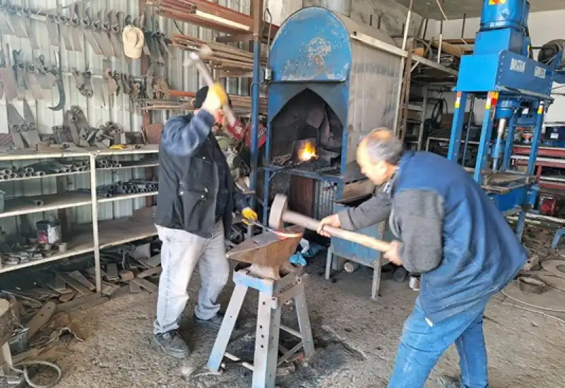 Teknolojiye Ve Zamana Direnen Çekiç Sesleri