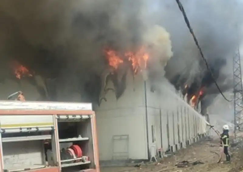 İşçilerin Kaldığı Konteyner Yatakhanede Yangın!