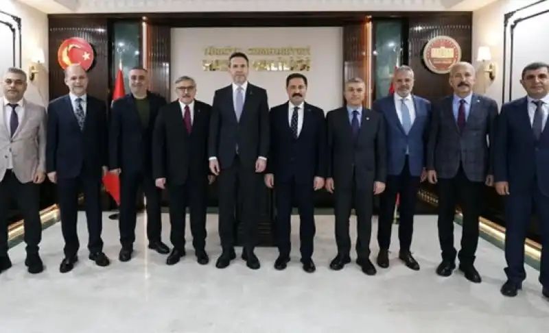 Enerji Bakanı Bayraktar’dan Elektrik Kesintileri İçin Hatay Çıkarması!