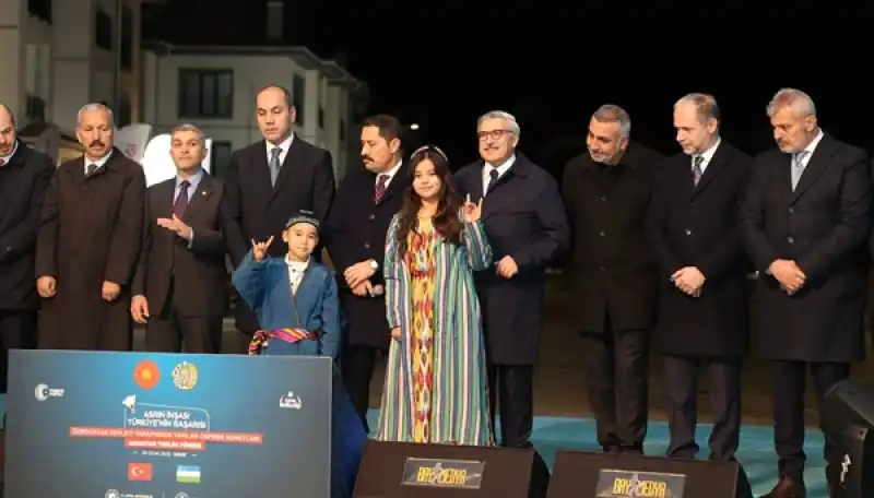 Başkan Öntürk, Özbek Mahallesi’nin Açılışına Katıldı