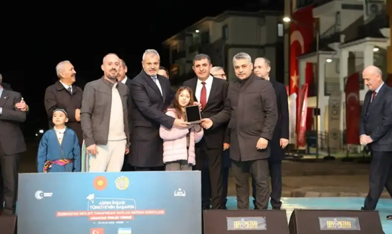 Başkan Öntürk, Özbek Mahallesi’nin Açılışına Katıldı