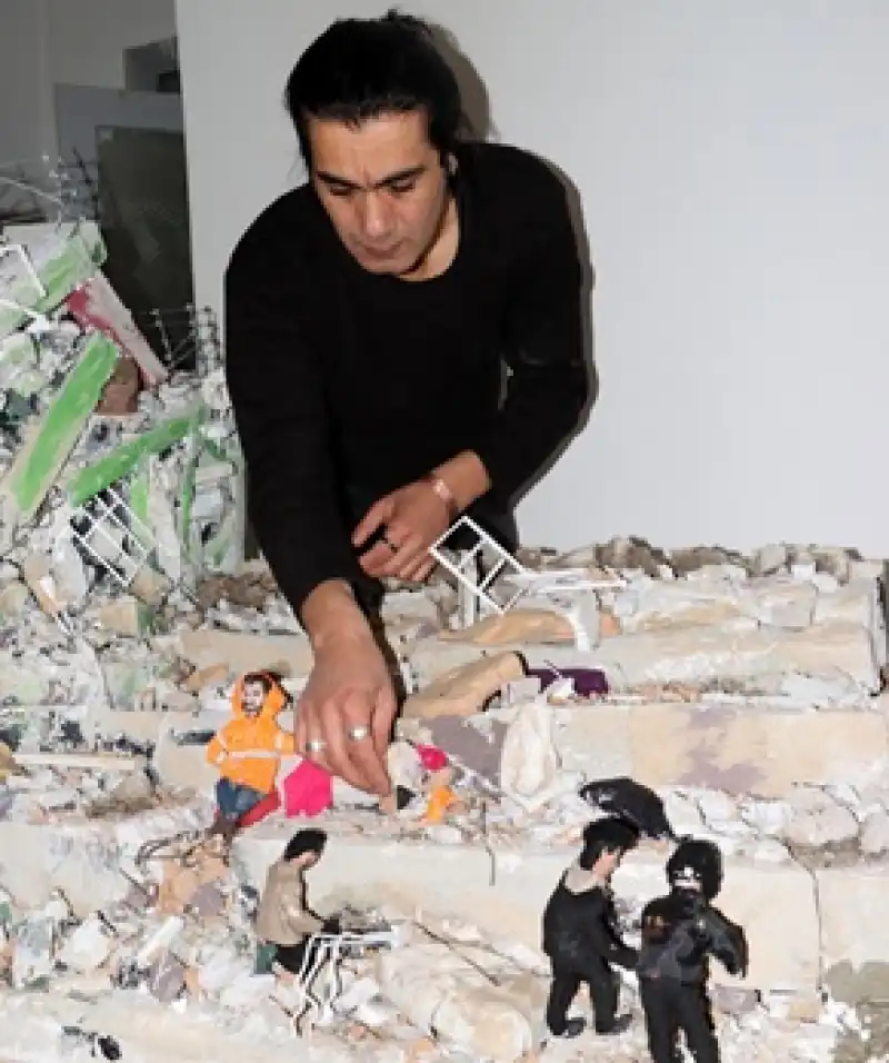 Depremin 3. Yılına Anlamlı Dokunuş: Mehmet Kocaman’dan Unutulmayacak Maket