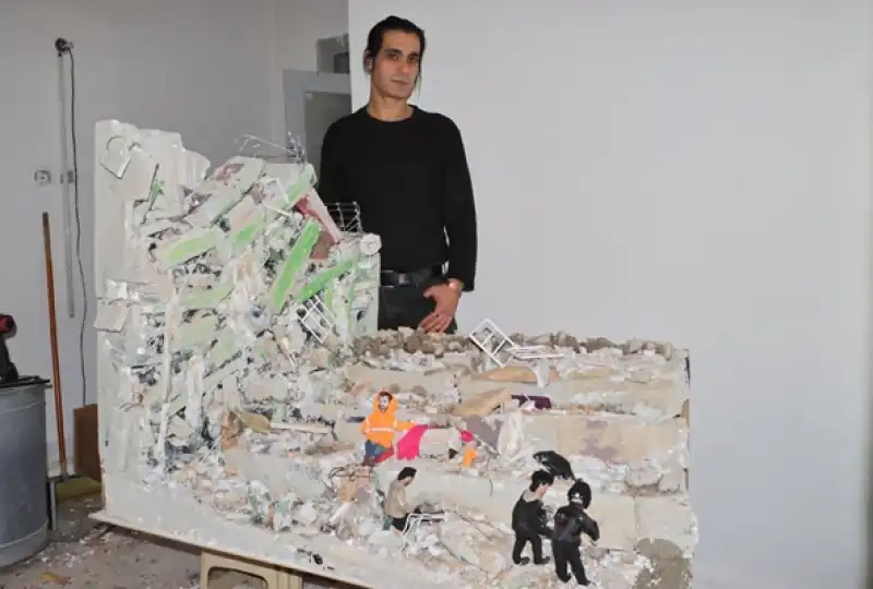 Depremin 3. Yılına Anlamlı Dokunuş: Mehmet Kocaman’dan Unutulmayacak Maket