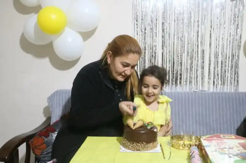 Teyzesi Kol Kanat Gerdi, Çilem Artan Yalnız Bırakmadı