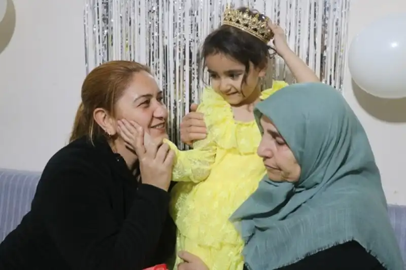 Teyzesi Kol Kanat Gerdi, Çilem Artan Yalnız Bırakmadı