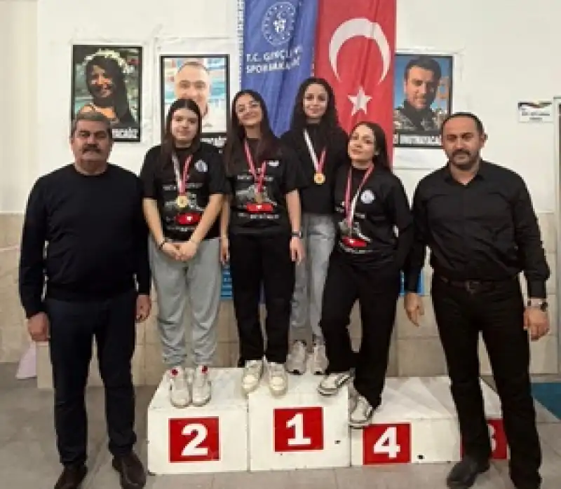 Antakya Belediyesi Yüzme Sporcuları, Başarılarıyla Gururlandırmaya Devam Ediyor