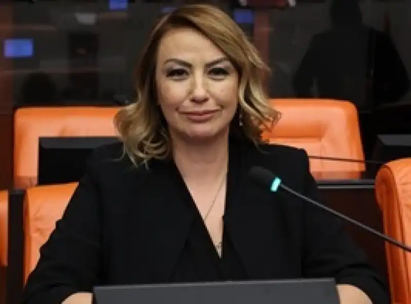  “Yıkılan Sadece Şehirlerimiz Değil, ‘Türkiye Yüzyılı’ Reklamıdır”