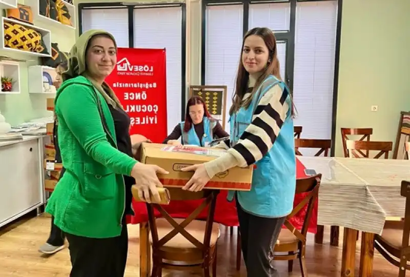 LÖSEV Mutlu Et Paketleri Ile Mutluluk Paylaştıkça çoğalıyor