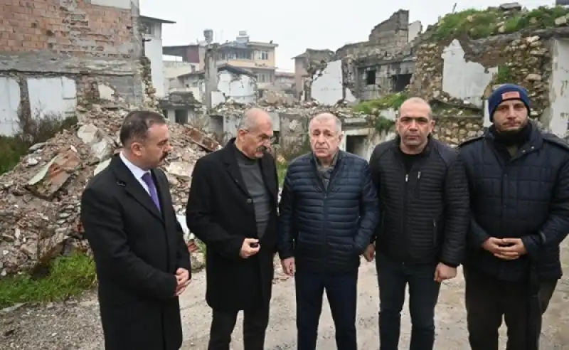 Ümit Özdağ Affan Mahallesi’nde Vatandaşların Sorunlarını Dinledi