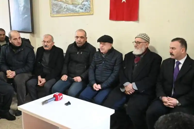 Ümit Özdağ Affan Mahallesi’nde Vatandaşların Sorunlarını Dinledi