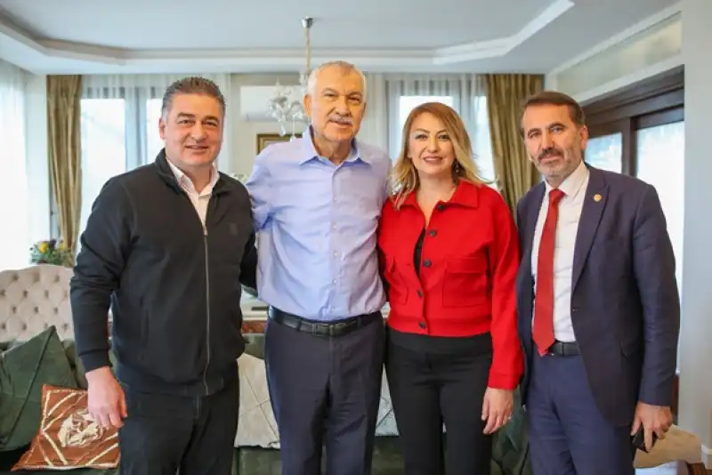 CHP’li Vekillerden Özgürlüğüne Kavuşan Zeydan Karalar’a Evinde Ziyaret