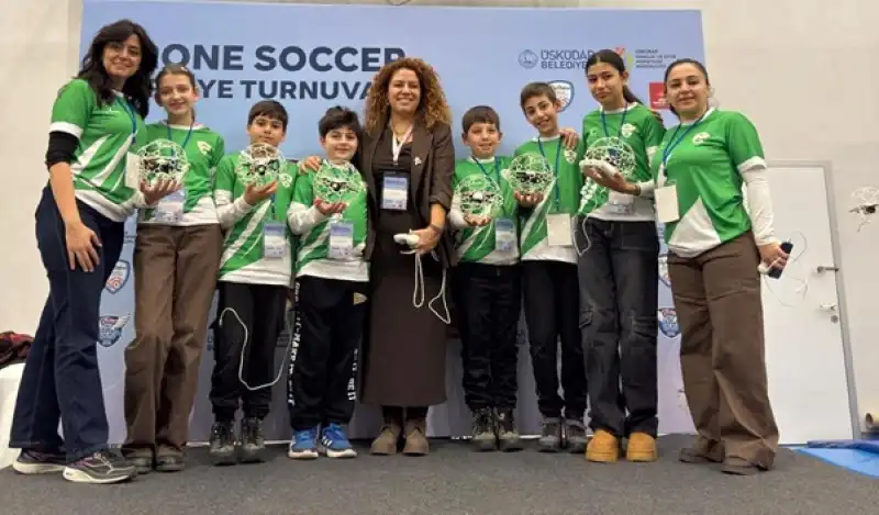 Umudun Kanatları: Defne Drone Futbol Takımı Gökyüzünde Tarih Yazıyor