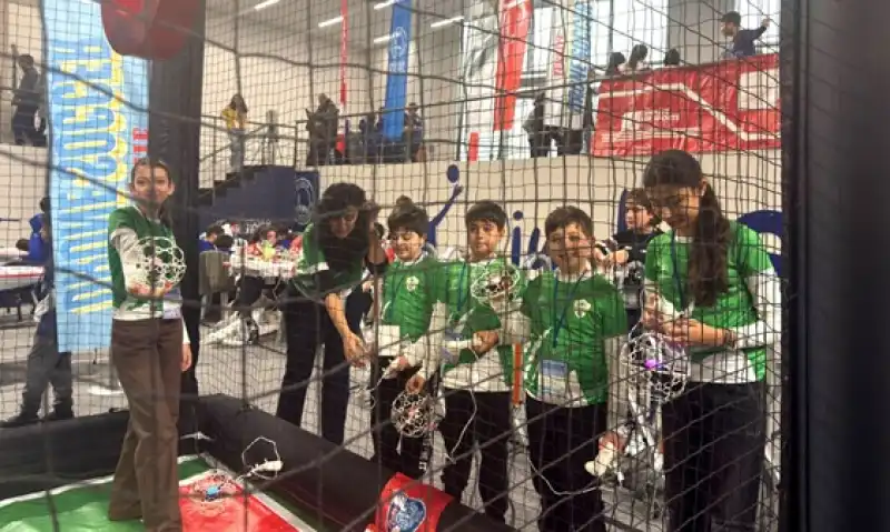 Umudun Kanatları: Defne Drone Futbol Takımı Gökyüzünde Tarih Yazıyor