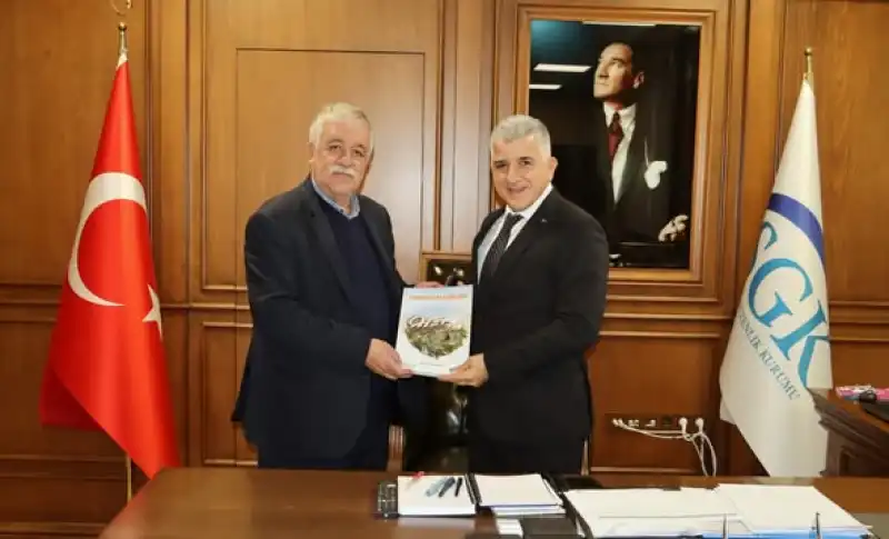 TGC Hatay Heyetinden Hamit Bal’a Teşekkür Ve Anı Kitabı Takdimi