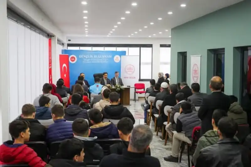 Vali Mustafa Masatlı Gençlerle Gönül Köprüsü Kurdu