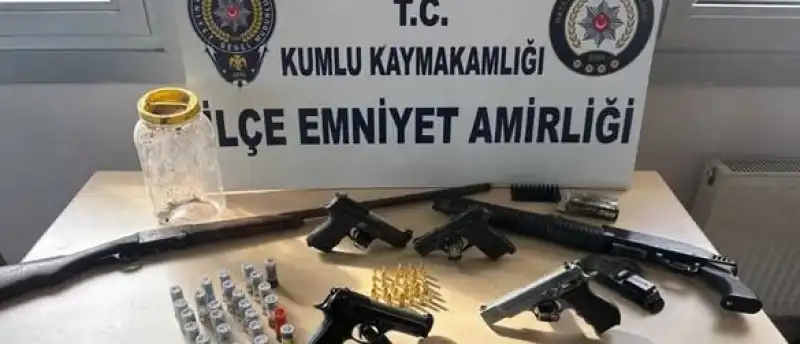 Evden Uyuşturucu, Bahçeden Silah Çıktı!