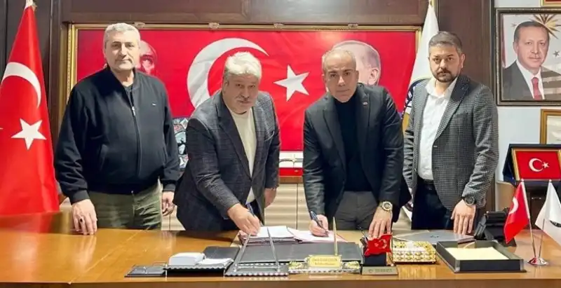 Çelik: “iş Sözleşmesini Imzaladık”