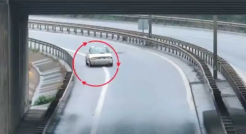 Otoyolda Ters Yönde Kaçış Drone Takıldı!