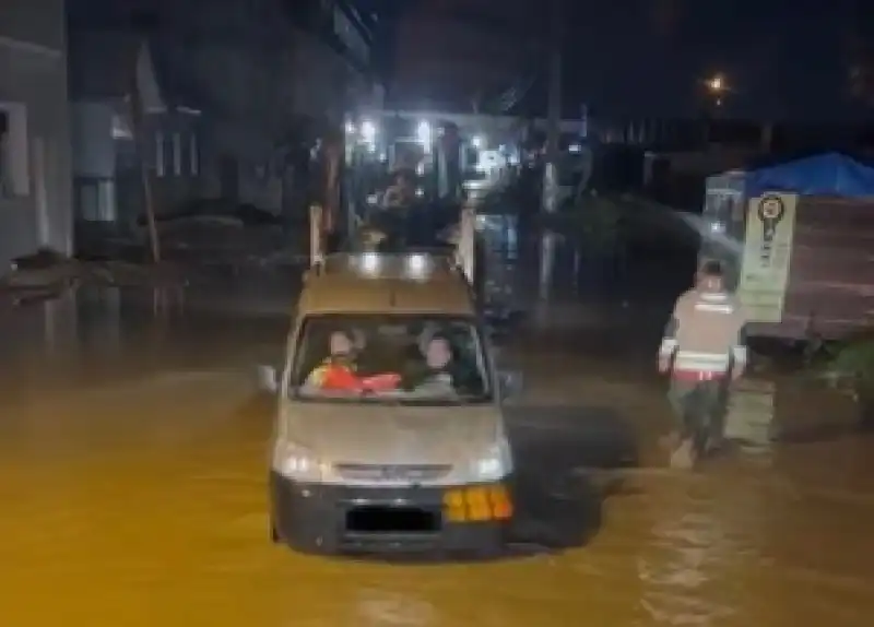 Antakya’da Sağanak Hayatı Felç Etti