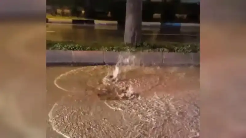 Yol Üzerindeki Çukurlar Araçlara Zarar Veriyor!