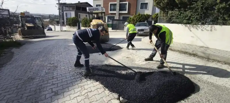 Yollar Onarılıyor Çukurlar Kapatılıyor!