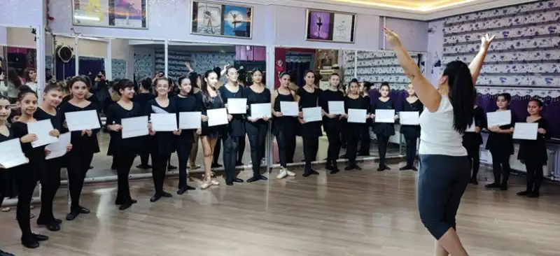 Fatma Satar Akademisi’nde 4. Ve 5. Aşama Sertifika Heyecanı