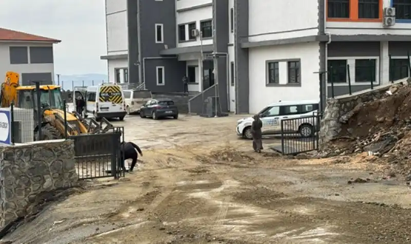 HBB’den Okul önündeki çamur Sorununa Hızlı Müdahale