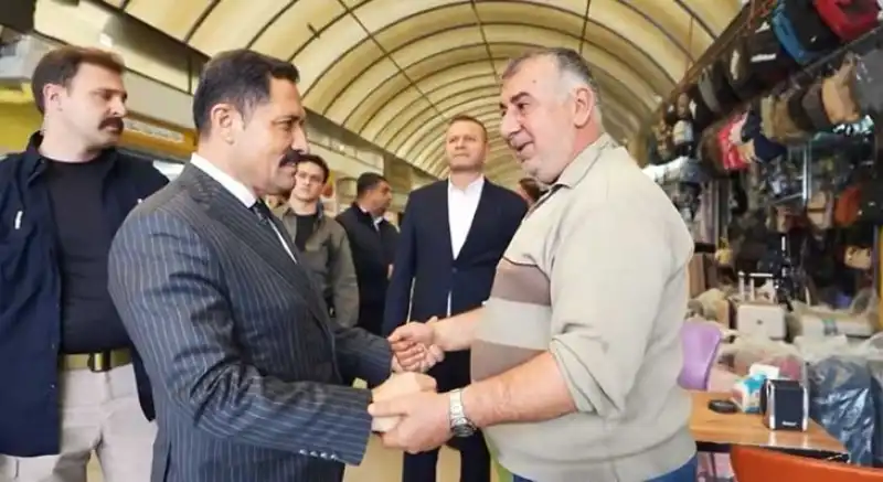 Hatay Valisi’nden Çarşı Esnafına Ramazan Ziyareti!