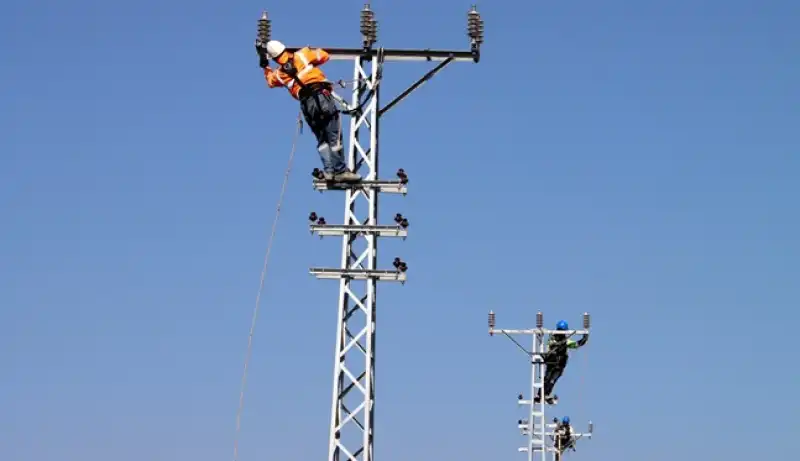 Toroslar EDAŞ Sahada: Altınkaya’da Bakım Çalışmaları Sürüyor