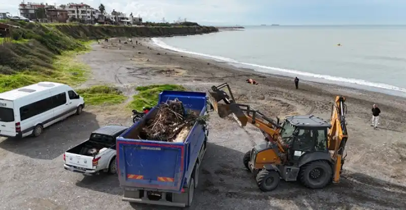 Payas Ve Arsuz Sahilinde Biriken Atıklar Temizlendi
