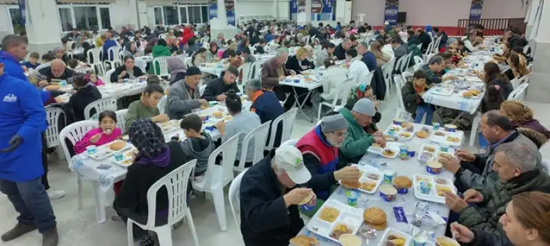 Ramazan’ın Bereketi Iftar Sofrasında Paylaşıldı