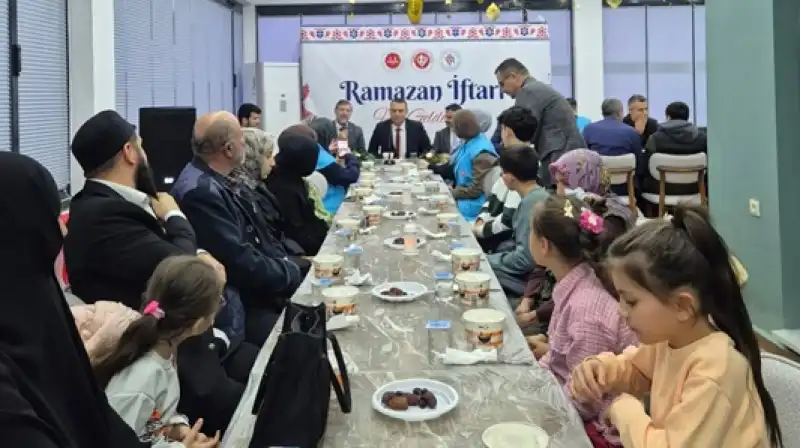 Yetim Çocuklar İçin Anlamlı İftar Buluşması