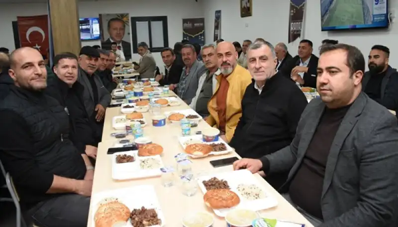 Yapar, Mahalle Muhtarlarıyla İftar Programında Buluştu
