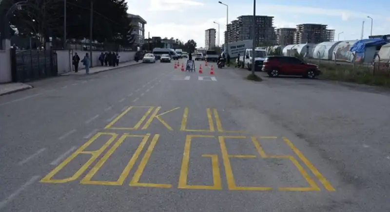 Yaya Geçitleri Ve Sinyalizasyon Sistemleri Yenileniyor