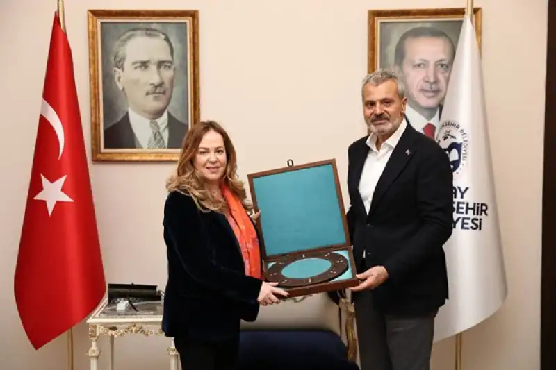 Başkan Öntürk Büyükelçi Kadzadej'i Ve AA Genel Müdürü Karagöz’ü Makamında Ağırladı