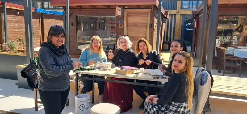 Baharın Dilek Bilekliği Marteniçka, Sanatçıların Ellerinde Hayat Buldu