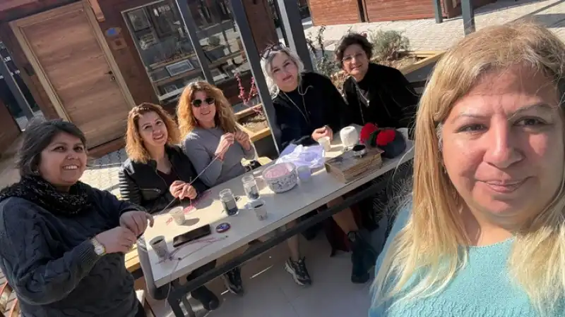 Baharın Dilek Bilekliği Marteniçka, Sanatçıların Ellerinde Hayat Buldu