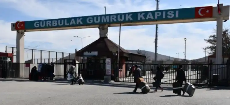 Ticaret Bakanlığı: İran Sınır Kapılarında Yolcu Geçişleri Karşılıklı Olarak Durduruldu!