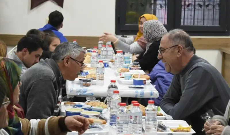 Başkan Yapar, Vatandaşlarla İftarda Buluştu