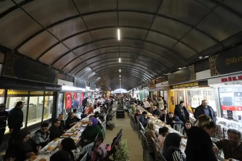 “Uzun Çarşı’da Ramazan Sofrasında Gönüller Bir, Sofralar Bir”
