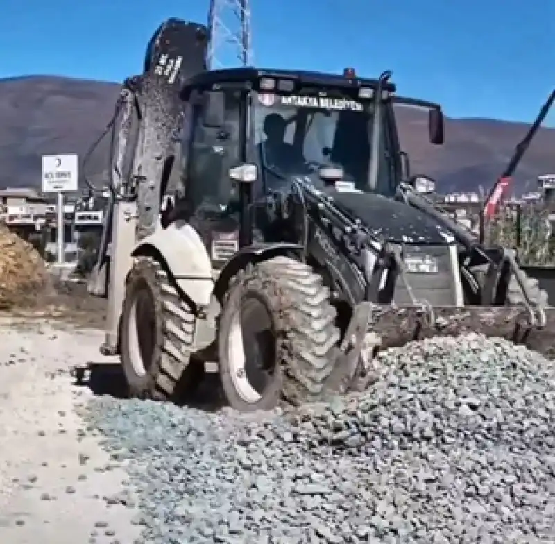 Odabaşı Ve Gülderen’de Yol Çalışması