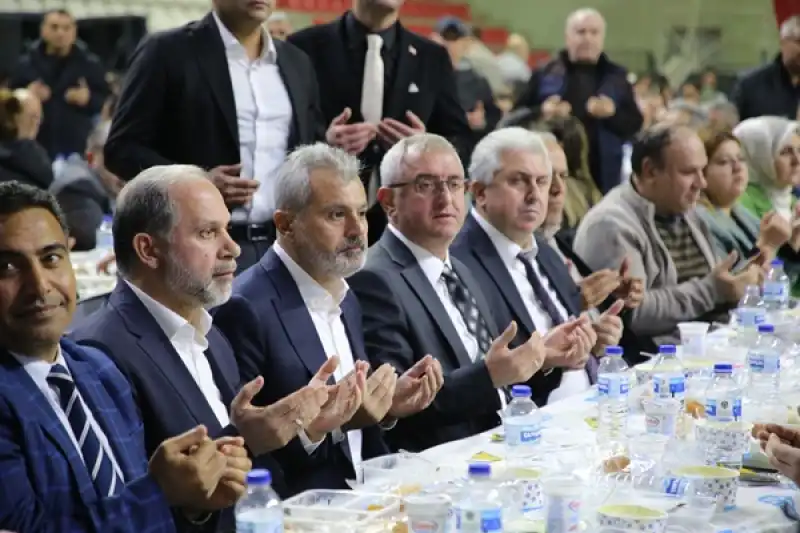 HBB Başkanı Öntürk, Iftarda İskenderunlularla Buluştu