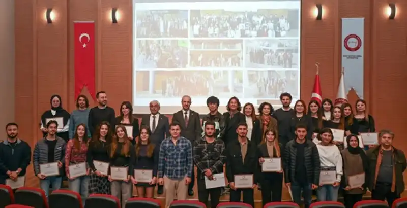 Eren: Depremi Yaşayan Bir Rektör Olarak Bu Süreci Kitaplaştırmak İstediğini Belirtti