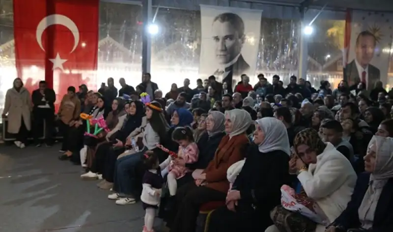 Hayati İnanç, İskenderun’da Sevenleriyle Buluştu