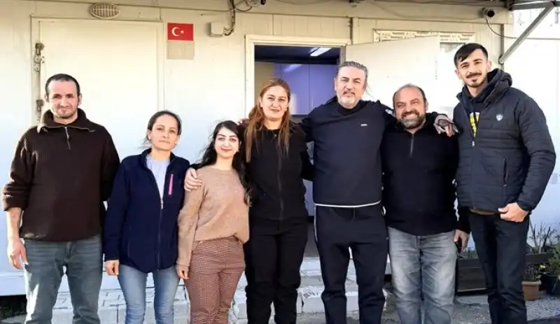 Depremzedelerin Ablasından Çelik’e Vefa: 