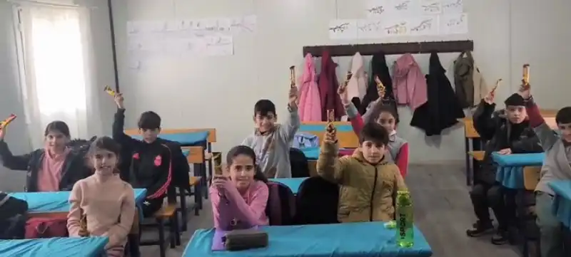 Murat Amcalarından Minik Yüreklere Her Ay Tatlı Sürpriz