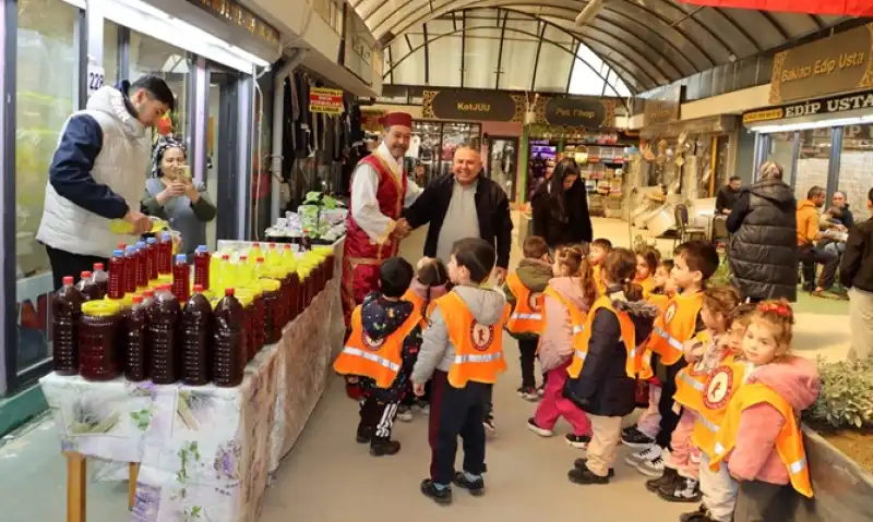 Minik Öğrencilerden Uzun Çarşı’da Anlamlı Kültür Gezisi
